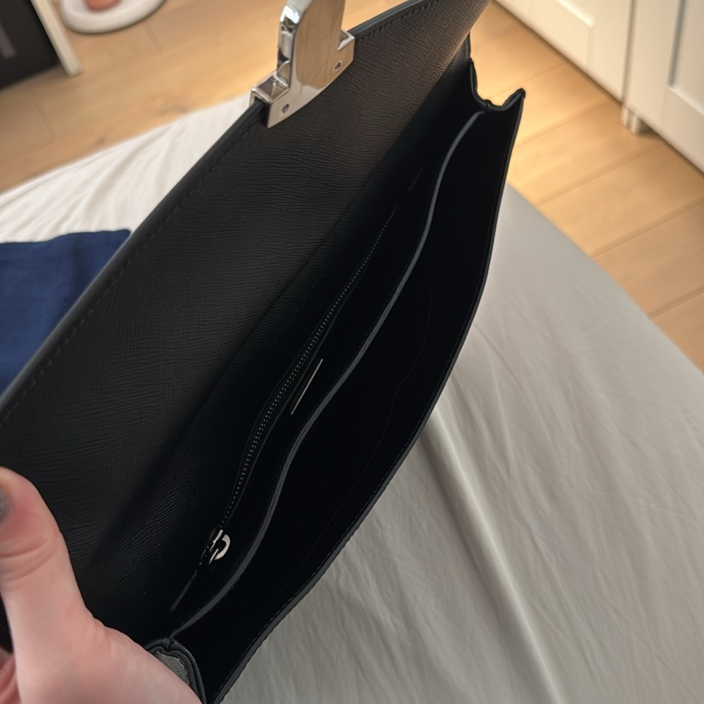 Prada - Picture 6 of 13